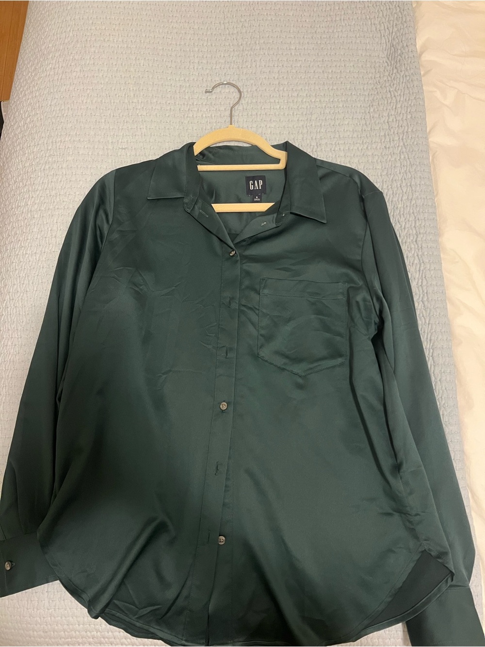 GAP women’s Dark Green Button-Up Shirt